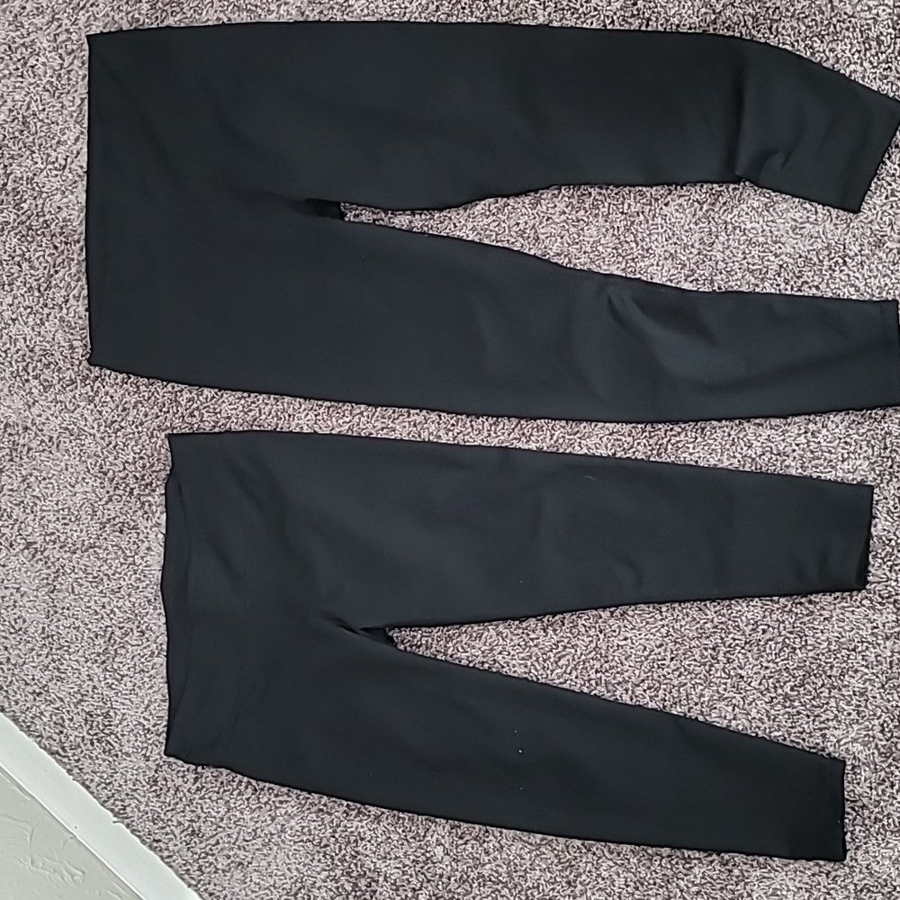 2 pairs fabletics leggings